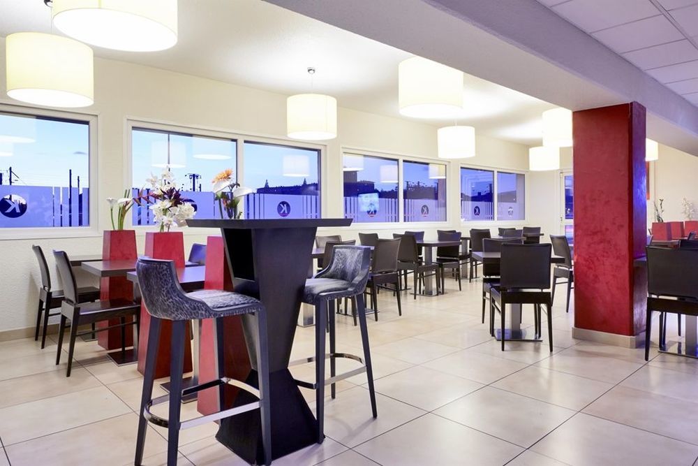 Kyriad Belfort Centre Gare Ресторан фото